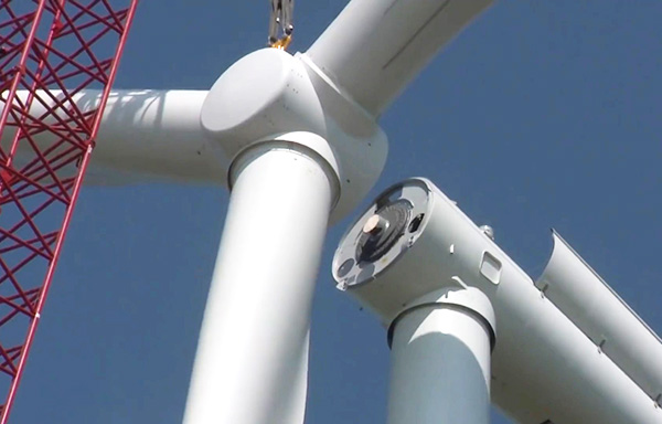 风力发电机组安装过程中有哪些风险和挑战？